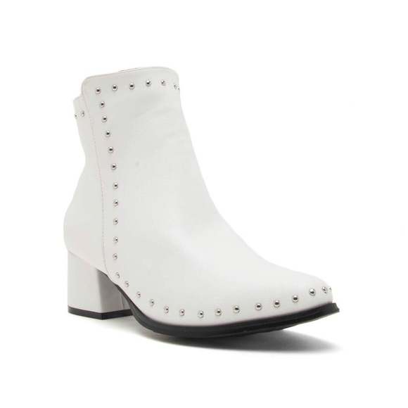 Stunner Booties - Picture 2 of 4